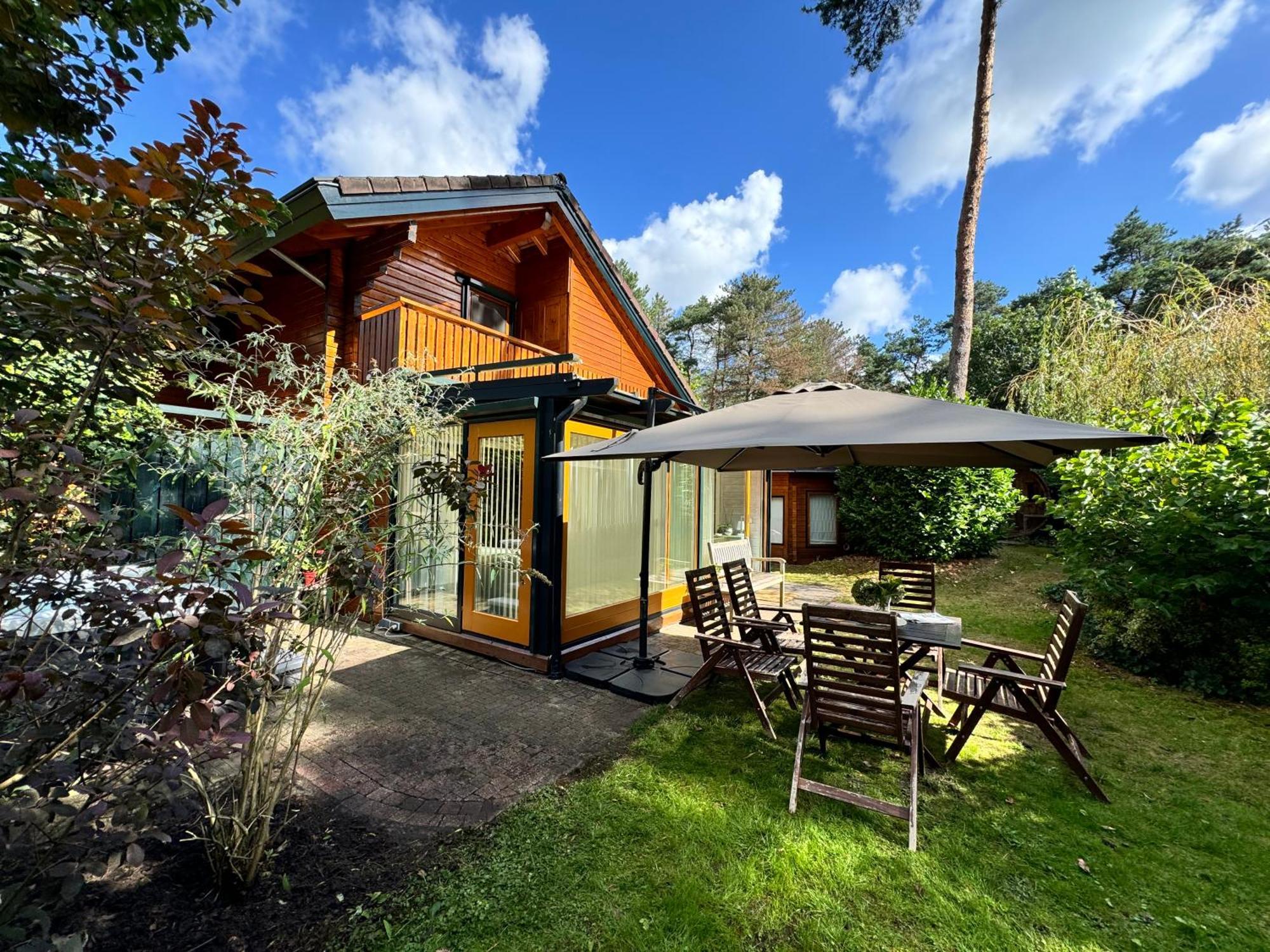 Houten Chalet/Bungalow In Het Bos, Sauna, Jacuzzi Meijel Buitenkant foto